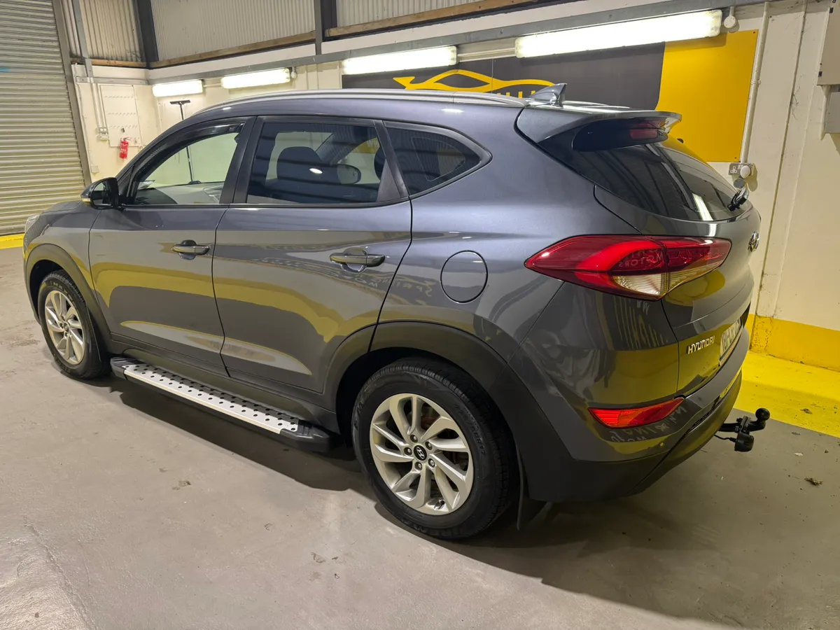 2018 Hyundai Tucson SE NAV Executive 1.7 CRDi 5dr - Image 3