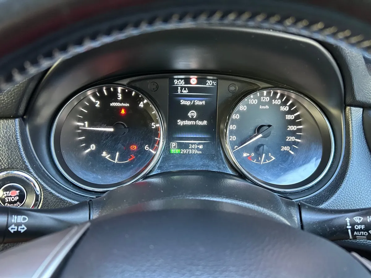 Nissan Qashqai 2015 - Image 2