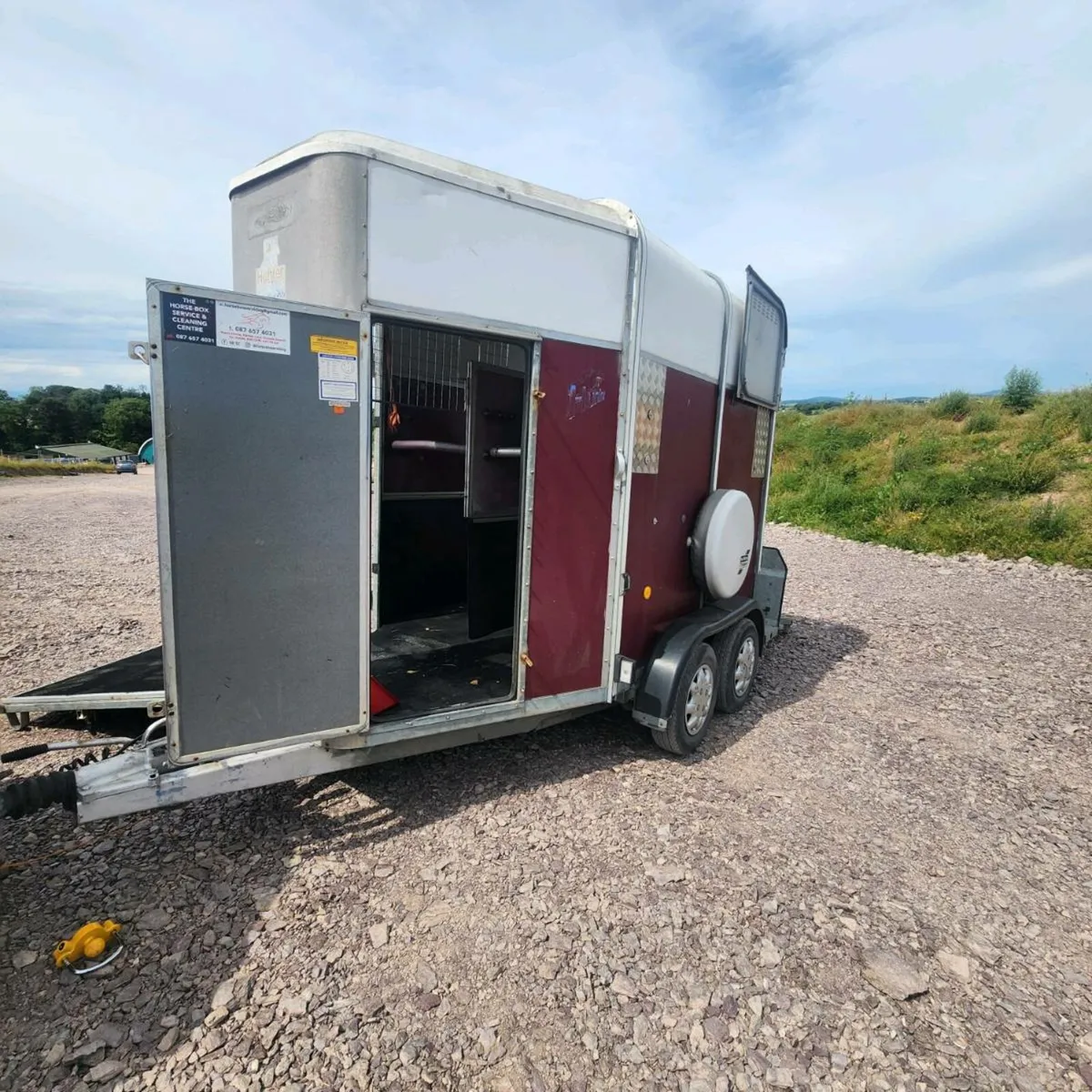 505 Horsebox - Image 1