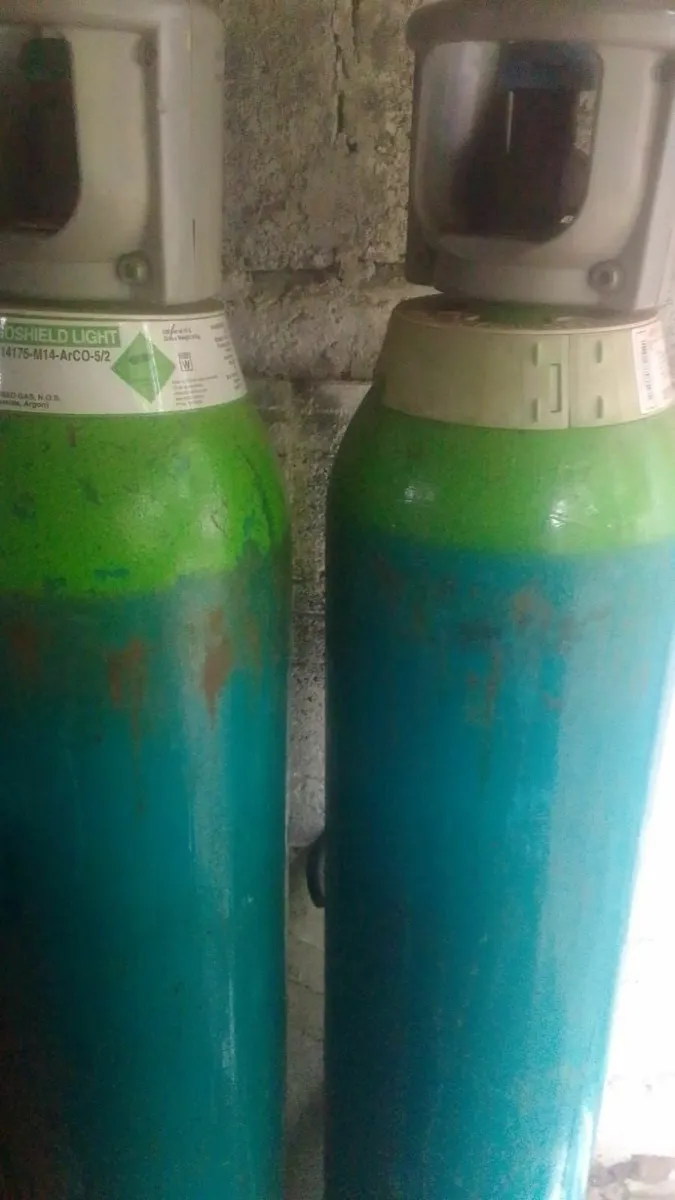 Welding gas