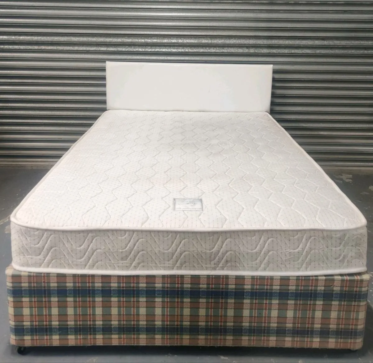 4ft6" split base double bed & mattress *delivery - Image 1