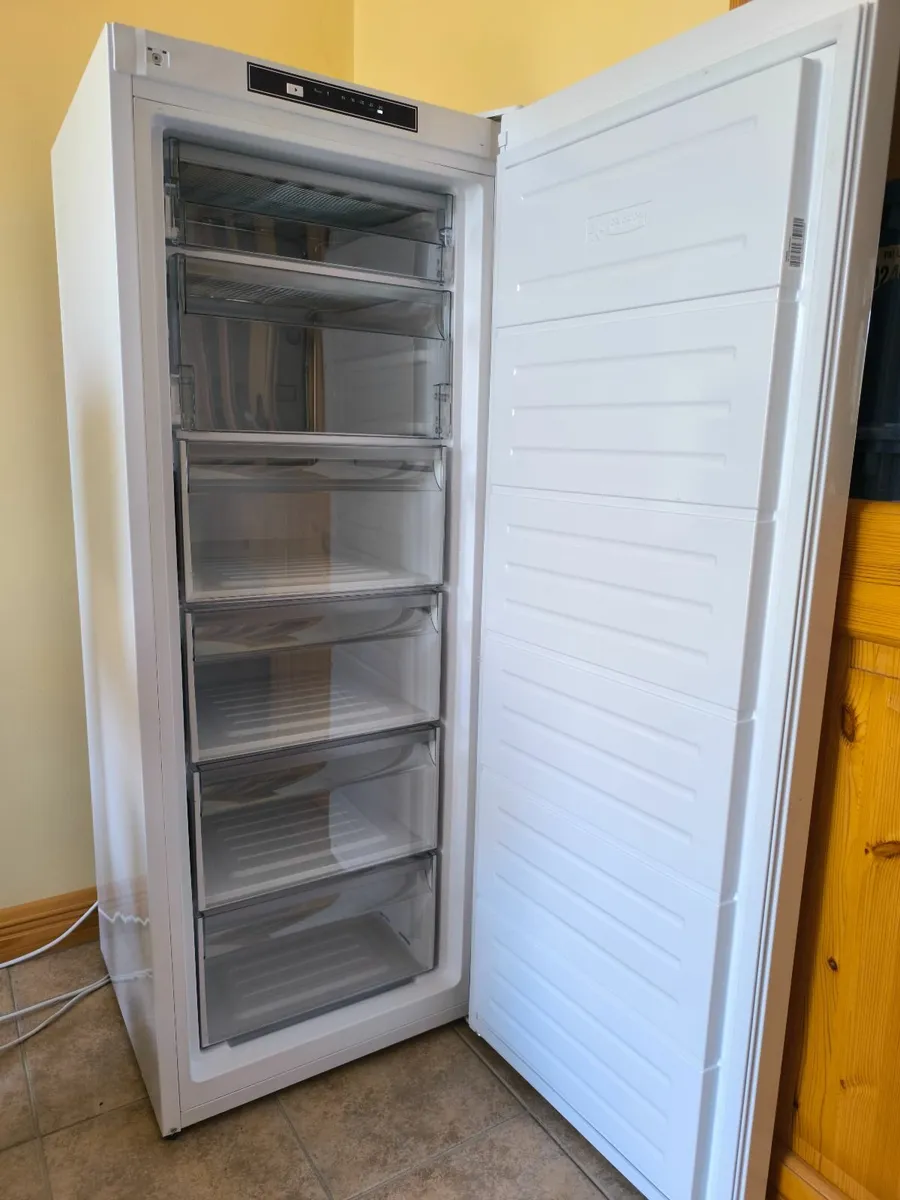 Nordmende Freestanding Tall Larder Freezer - Image 2