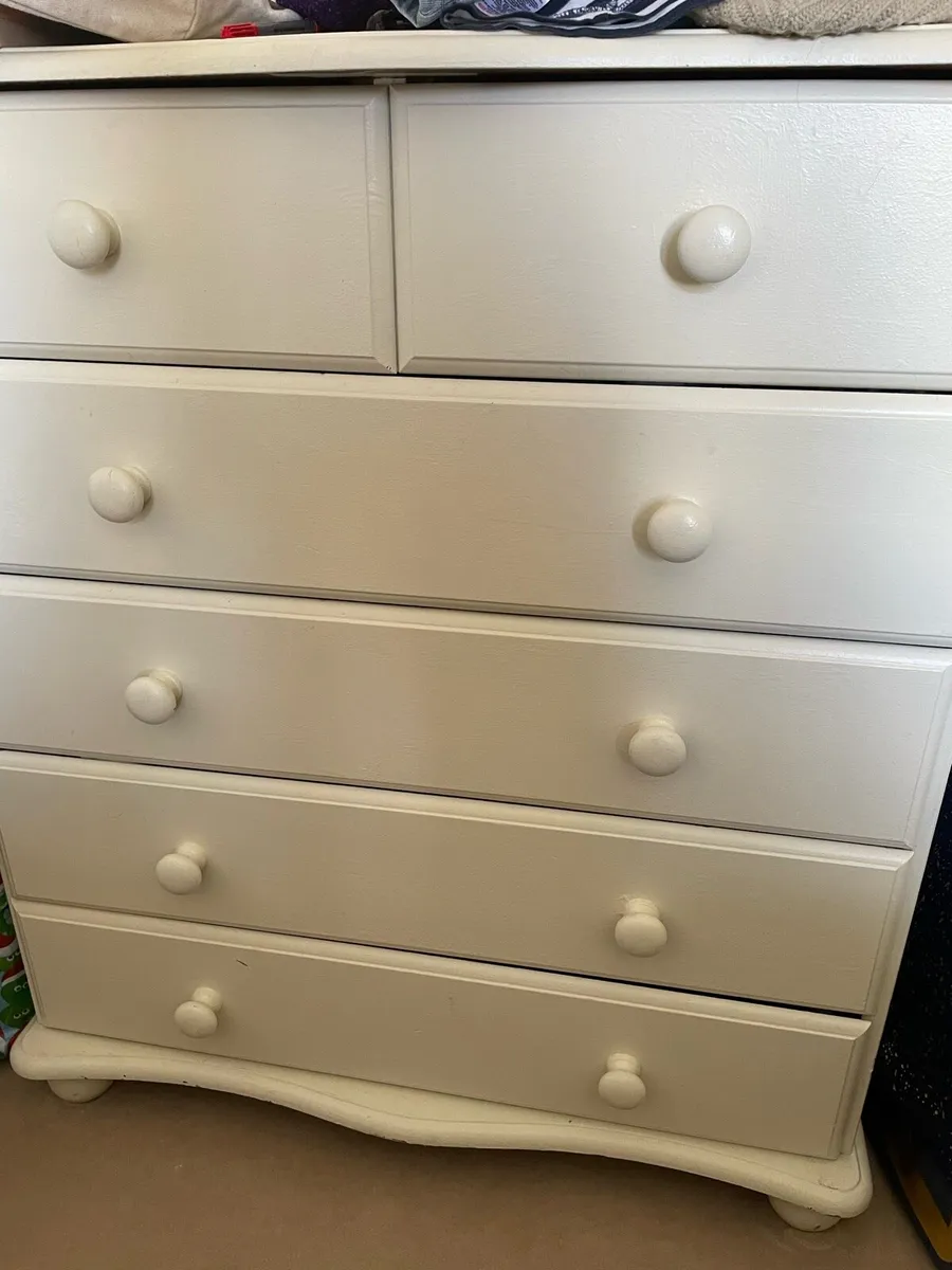 Bedroom furniture - Image 1
