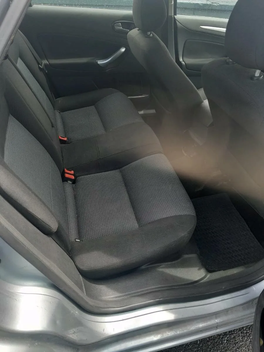 Car - Image 4