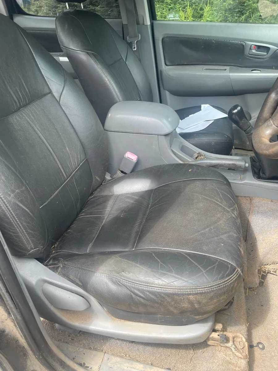 Toyota Hilux - Image 4
