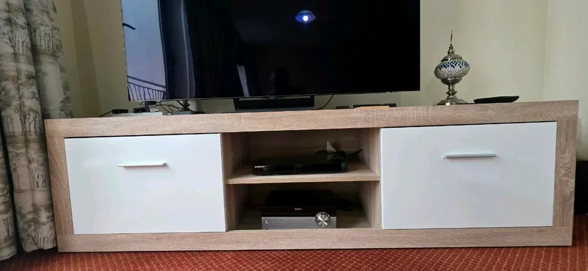 TV Bench - Image 1