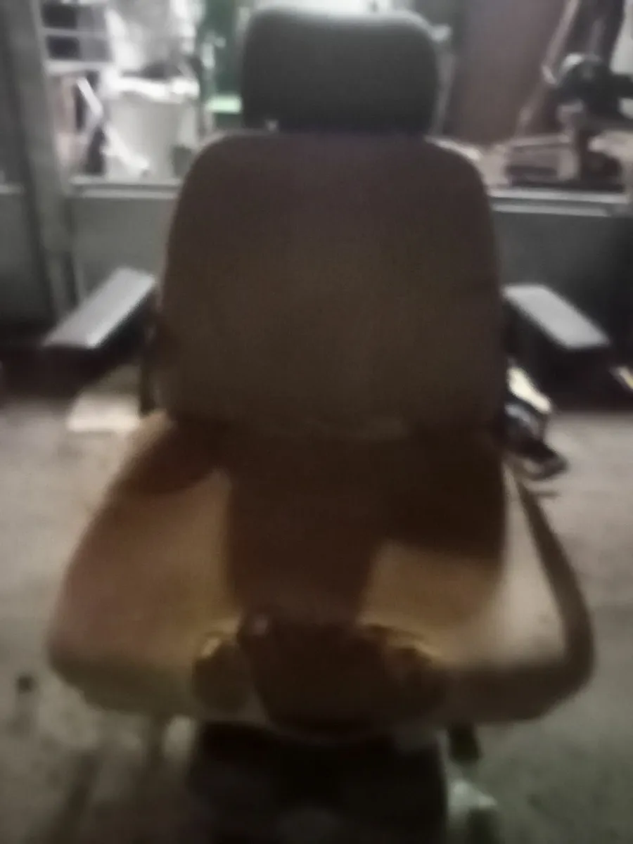 Genuine John Deere Grammer MSG 83 Seat - Image 1