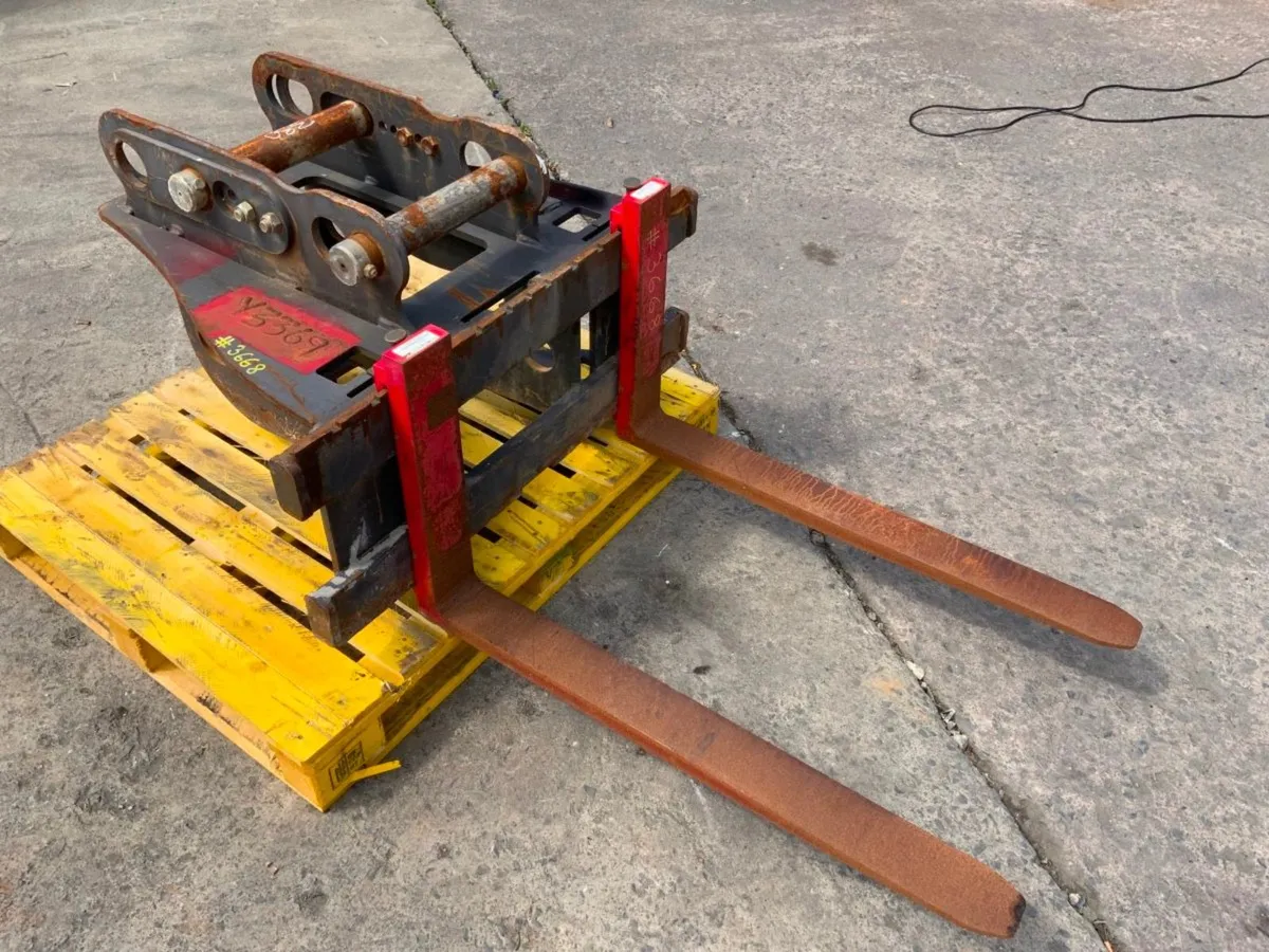 2023 DROMONE PALLET FORK ATTACHMENT.....3668. - Image 3