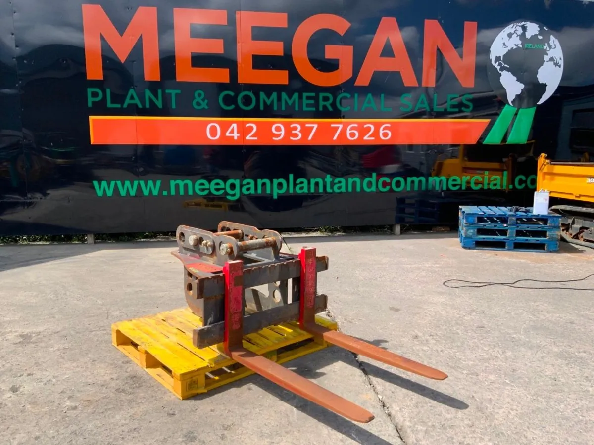 2023 DROMONE PALLET FORK ATTACHMENT.....3668. - Image 1