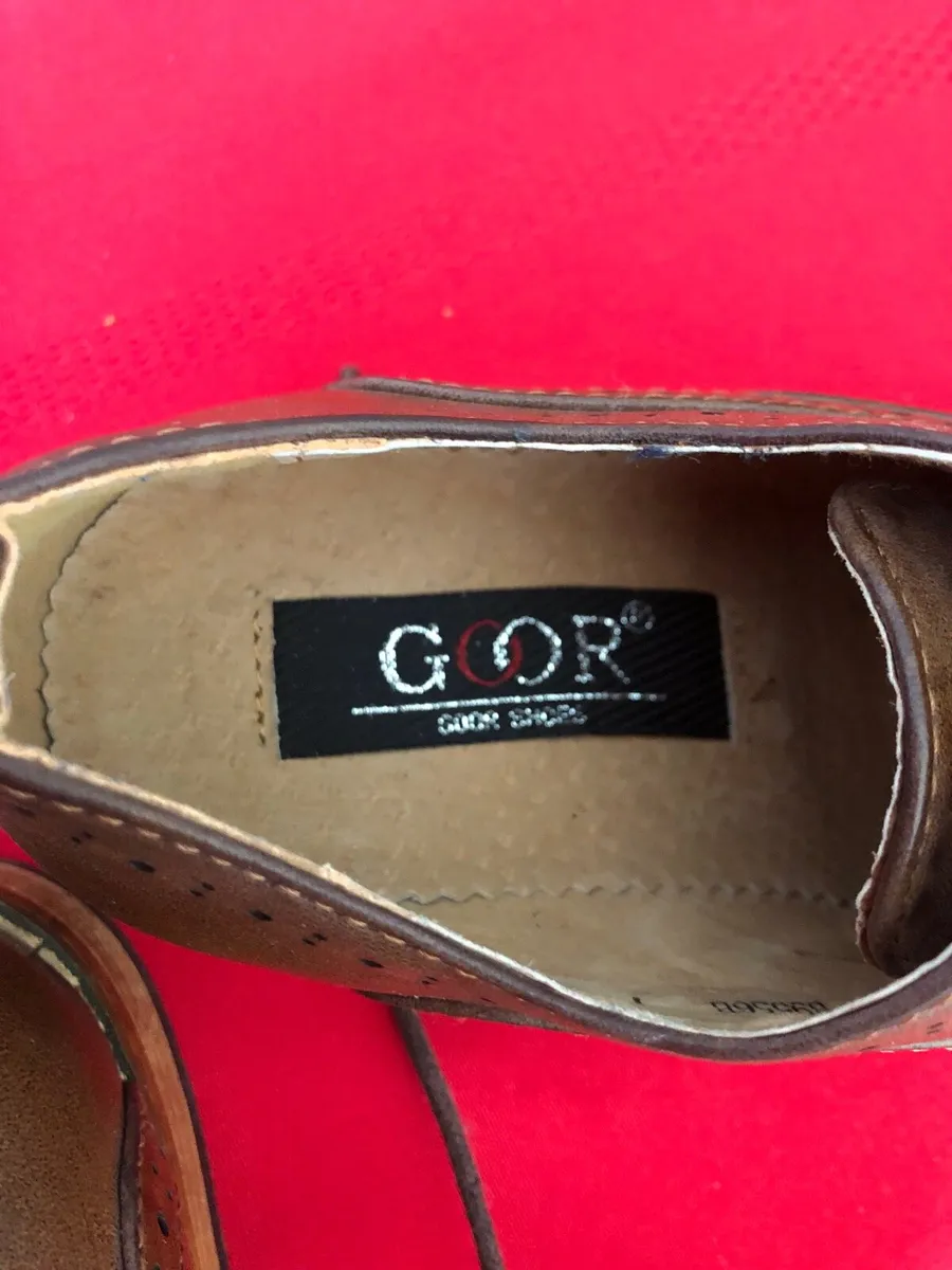 Boys shoes worn once like new size 1 €15 - Image 2