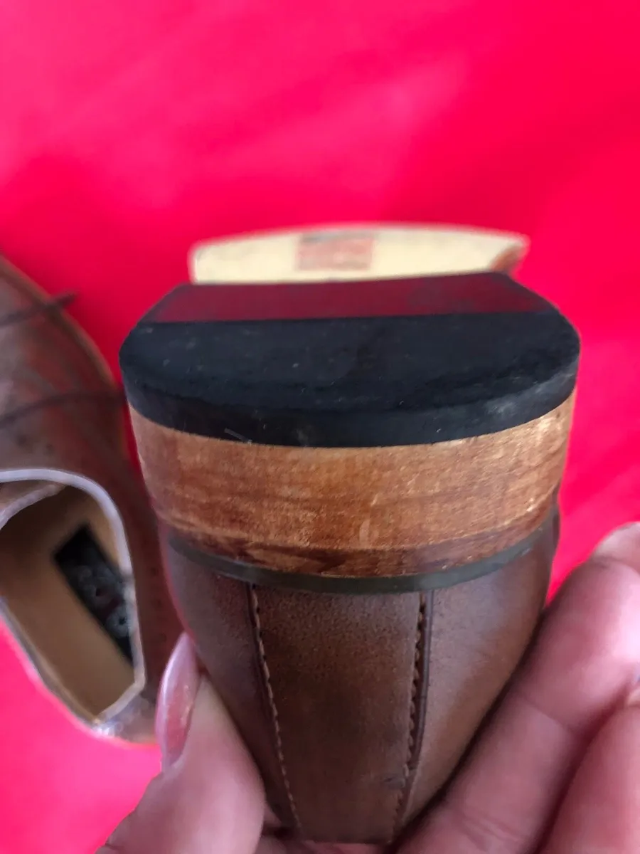 Boys shoes worn once like new size 1 €15 - Image 3