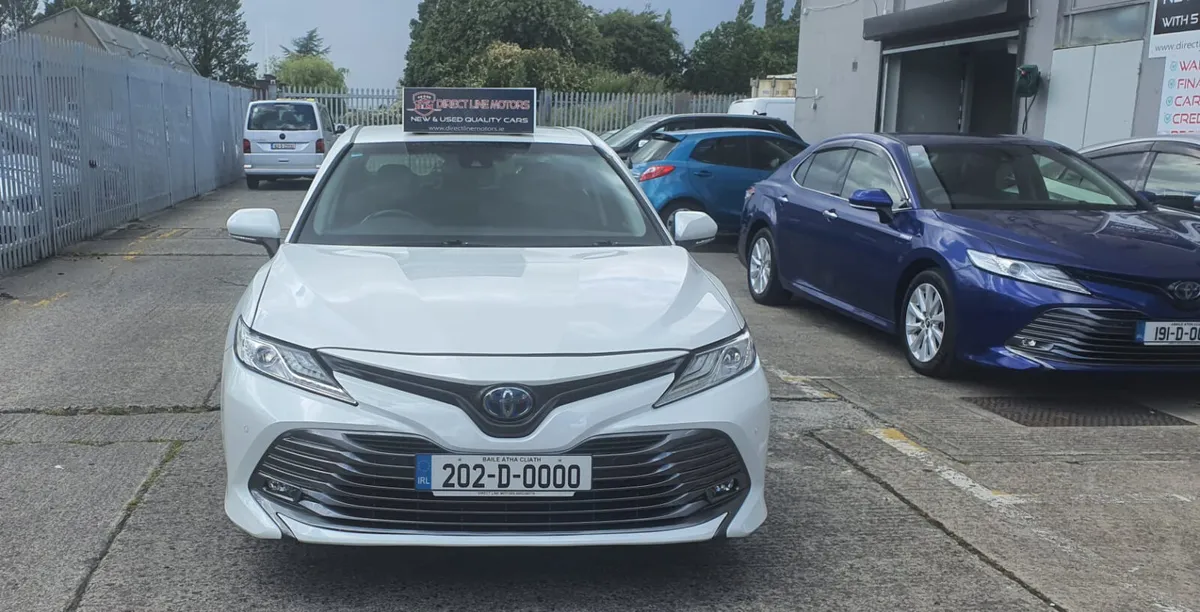2020 Toyota Camry | Hybrid - Image 3