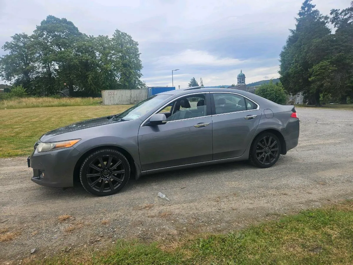 09 Honda accord low miles mint look - Image 2