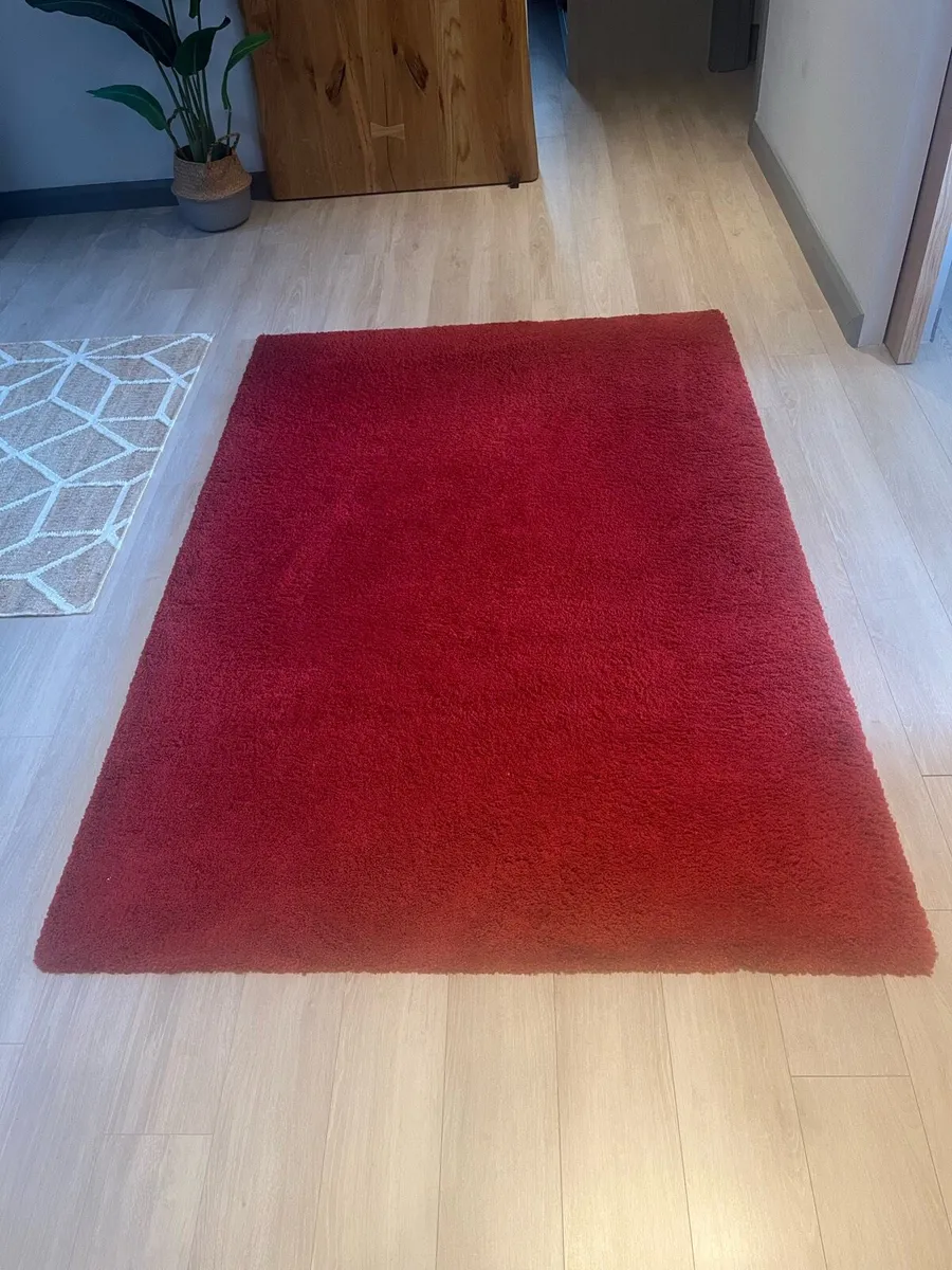 Red rug - Image 1