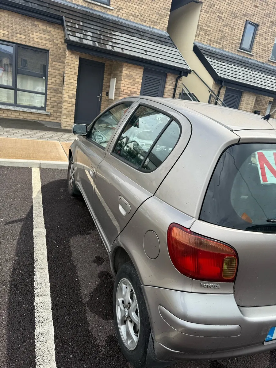 Toyota Yaris 2004 - Image 3