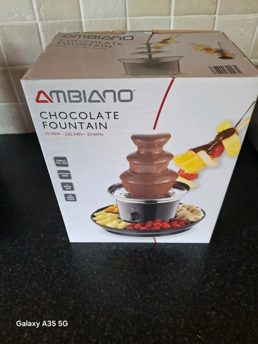 Chocolate fountain - Image 1
