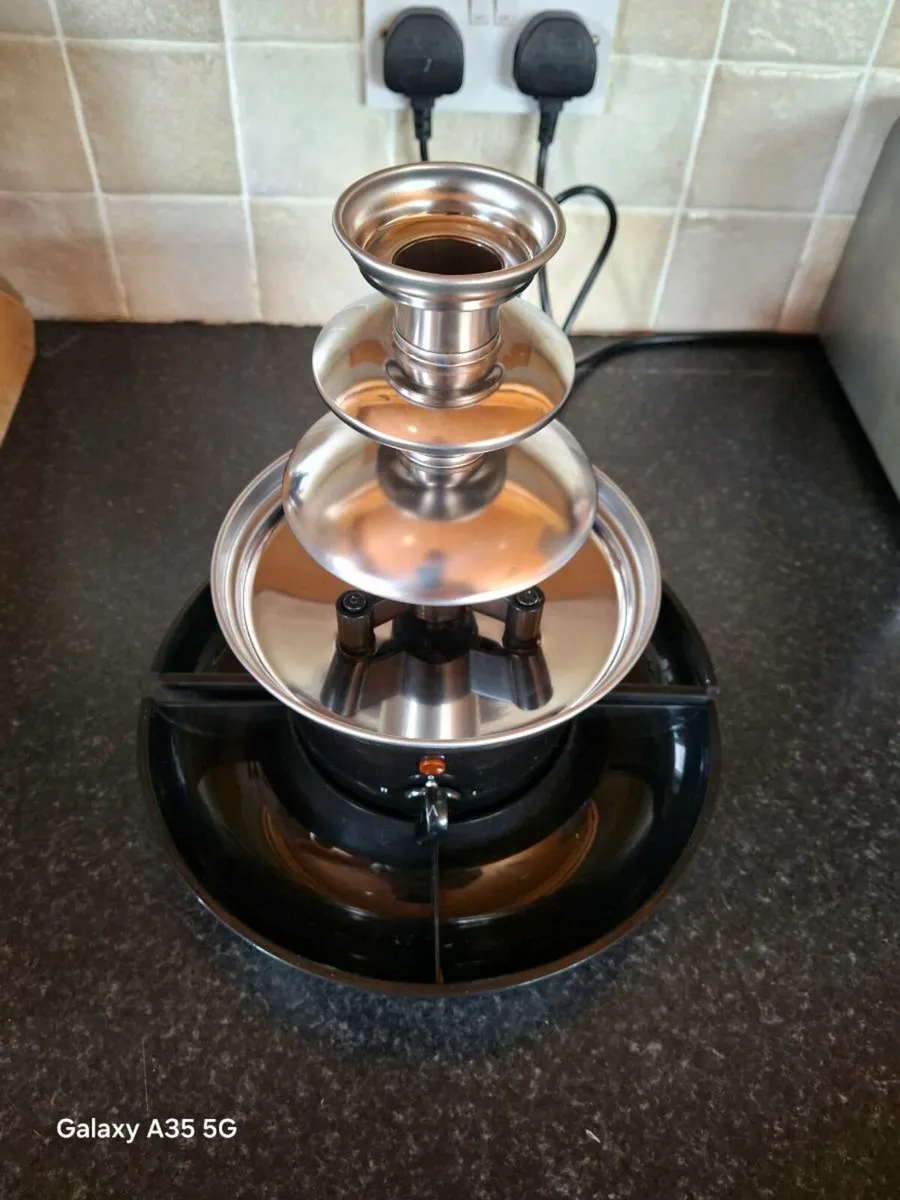 Chocolate fountain - Image 3