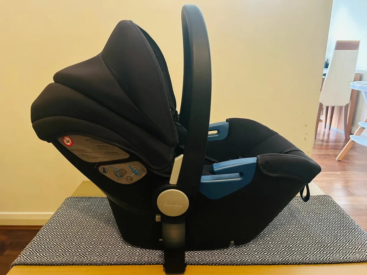 Silver Cross Simplicity Car Seat and Isofix Base - Image 3
