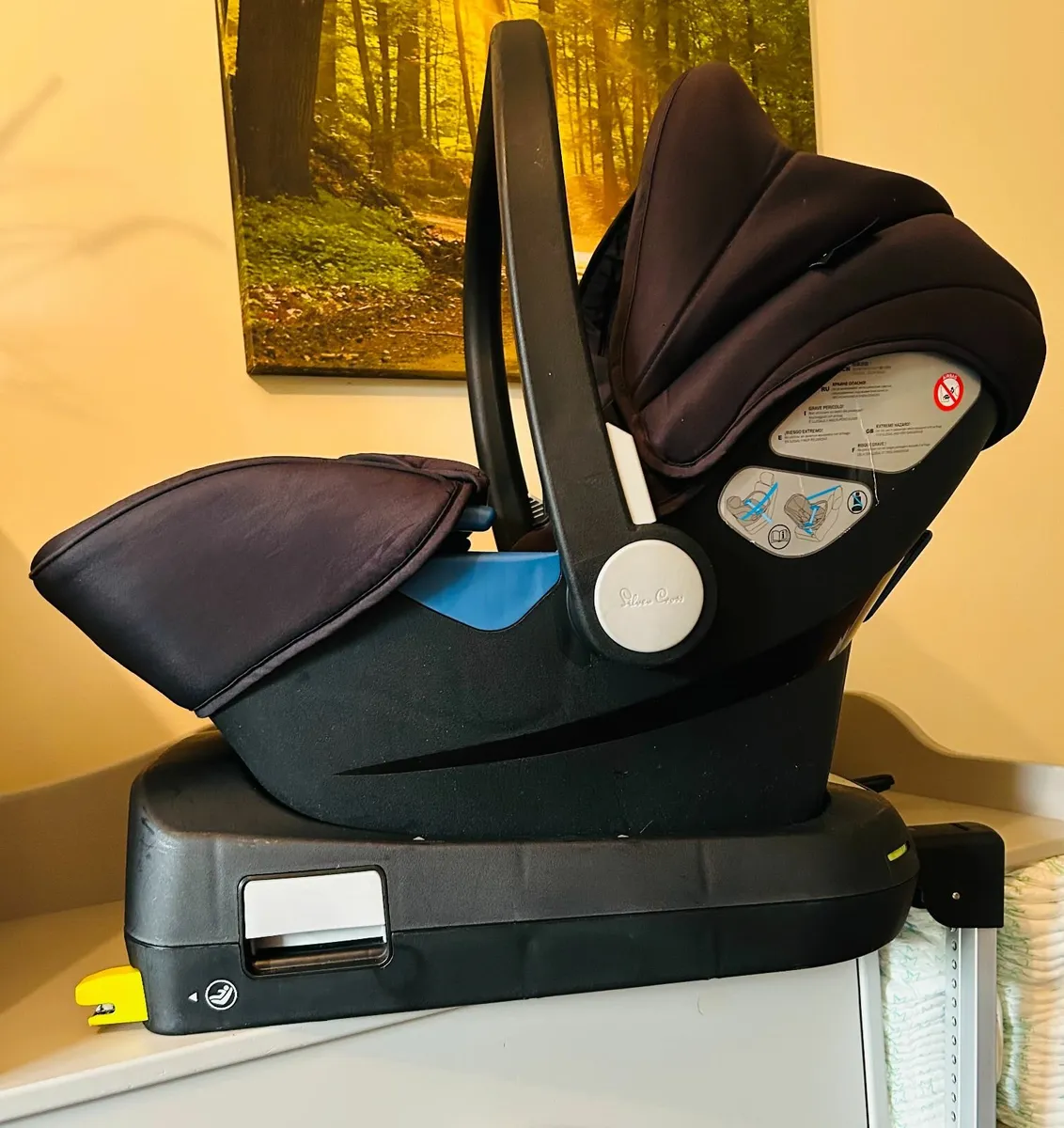 Silver Cross Simplicity Car Seat and Isofix Base - Image 1