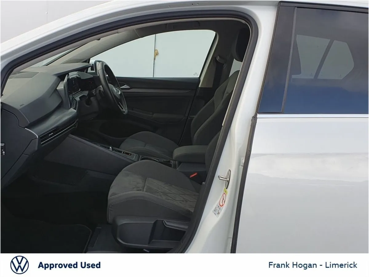 Volkswagen Golf 1.5 Etsi 130HP Style DSG Mhev  ca - Image 4