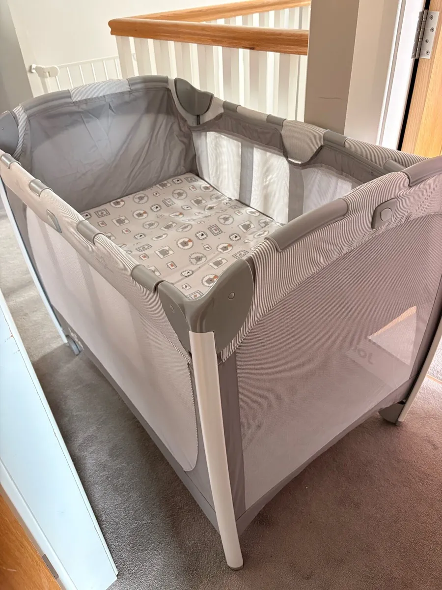 Joie excursion Travel cot - Image 4