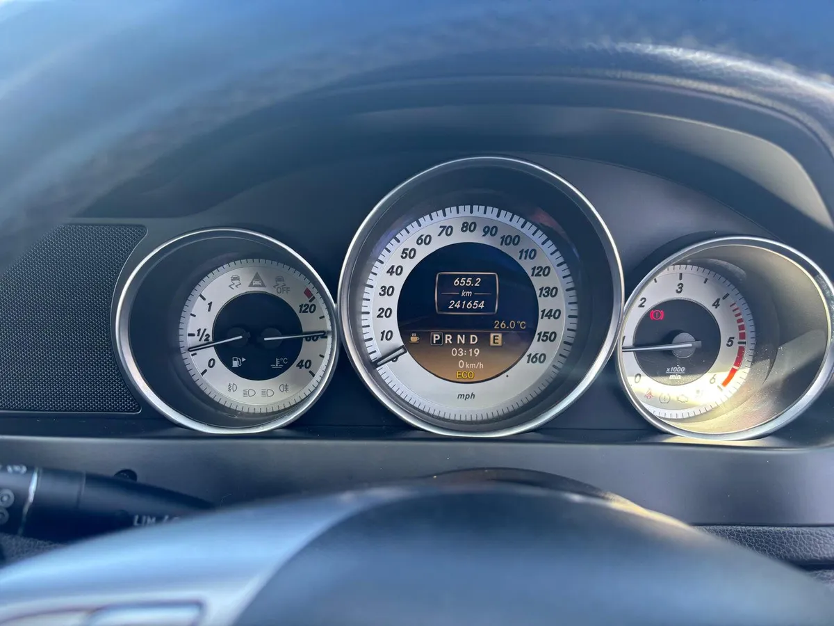 Mercedes-Benz C-Class   AUTOMATIC  DIESEL - Image 4