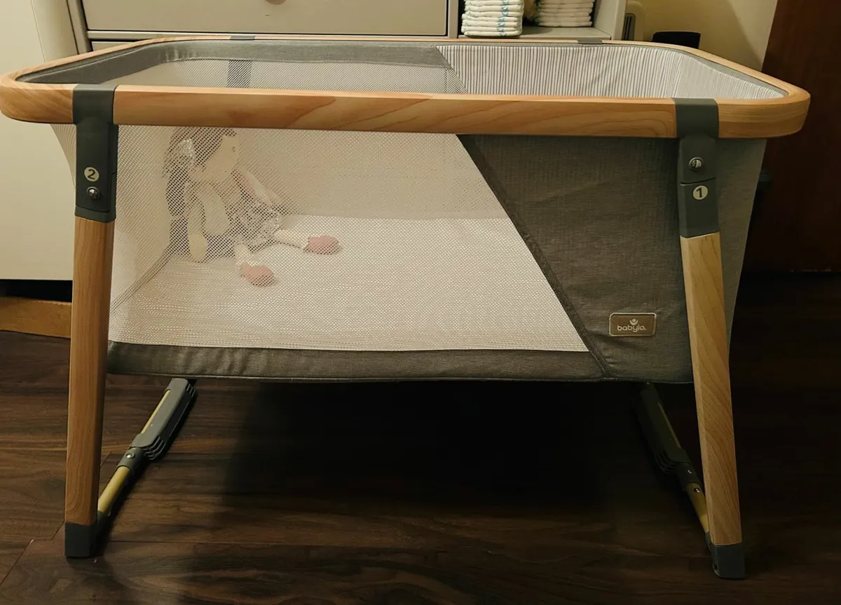 Babylo Natura Folding Crib - Image 3