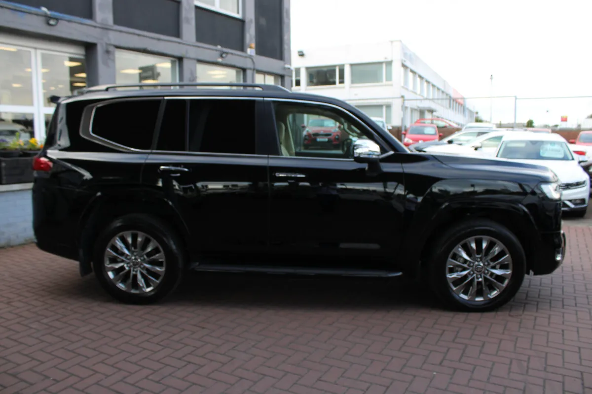 TOYOTA LANDCRUISER  LANDCRUISER LC300 AMAZON  5DR - Image 3