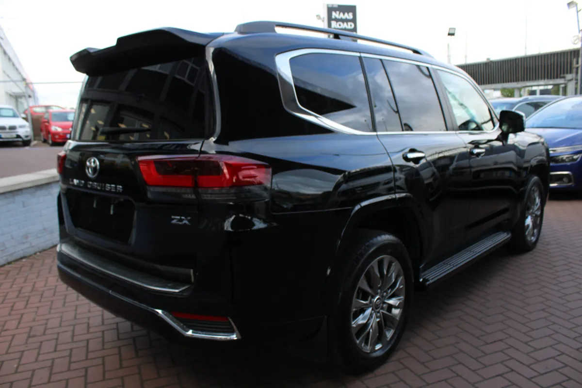 TOYOTA LANDCRUISER  LANDCRUISER LC300 AMAZON  5DR - Image 4