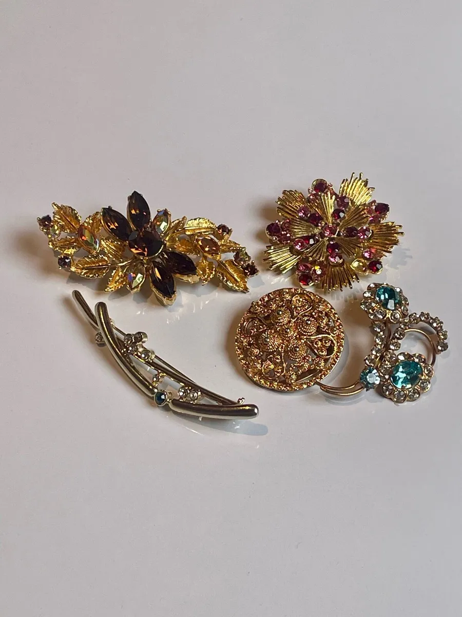 Vintage Costume Jewellery - Image 1
