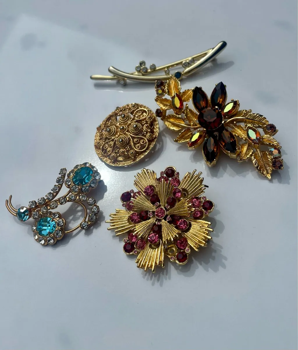 Vintage Costume Jewellery - Image 4