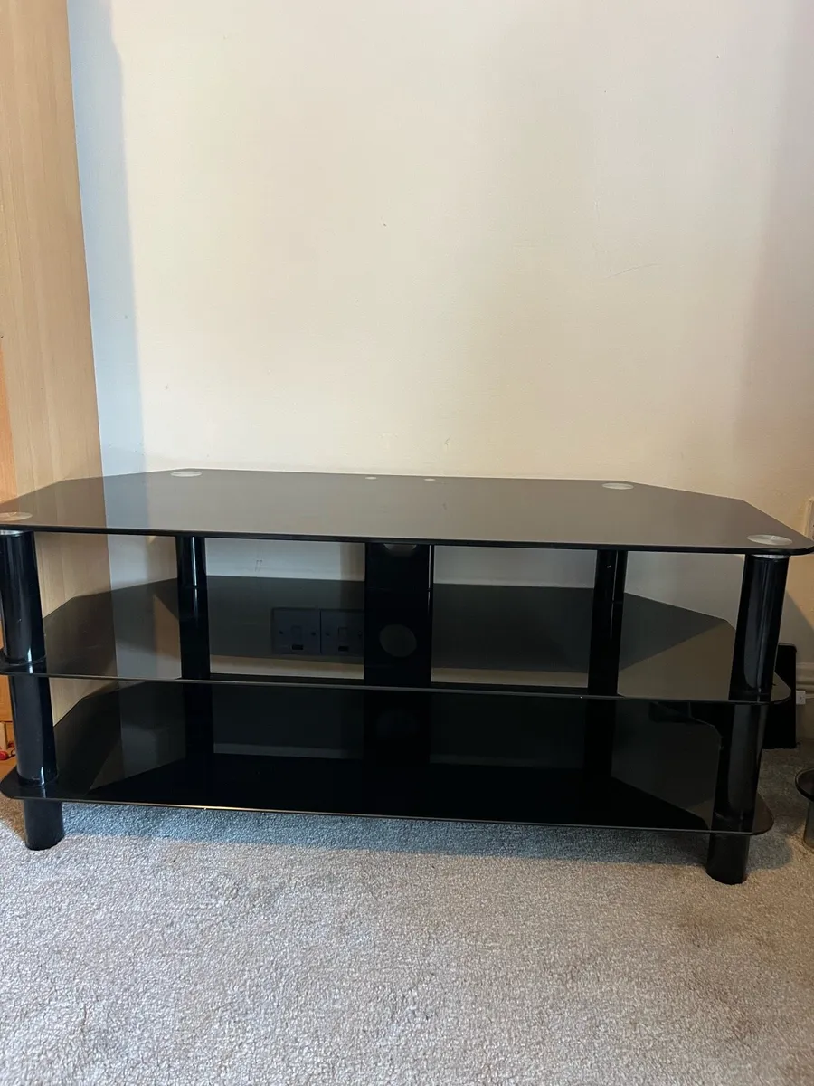 Glass TV table - Image 1