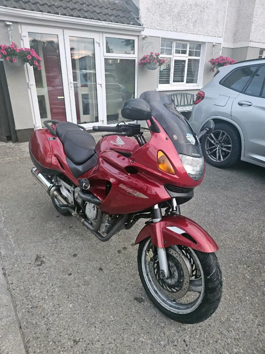 Honda Deauville 650 - Image 1