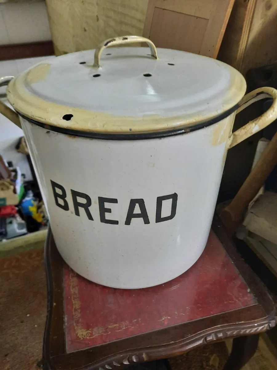 Vintage bread bin - Image 2