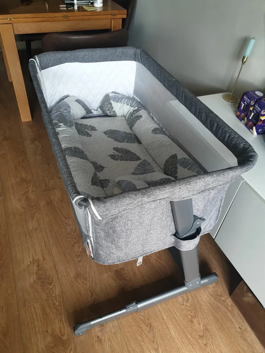 BABY COT - Image 1