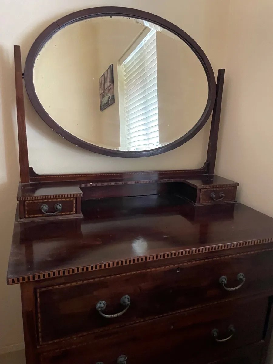 Wardrobes and bedroom set - Image 1
