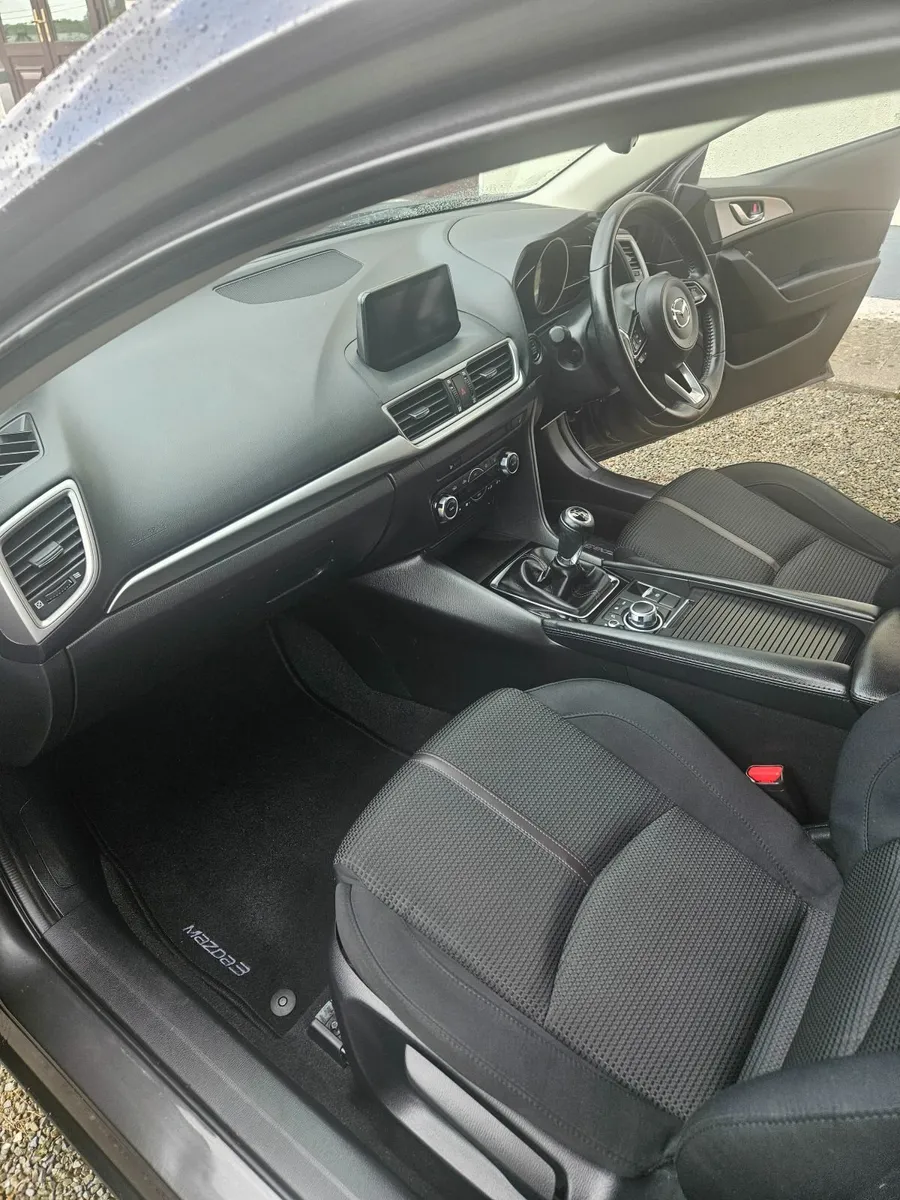 Mazda3 2017 Executive SE - Image 3