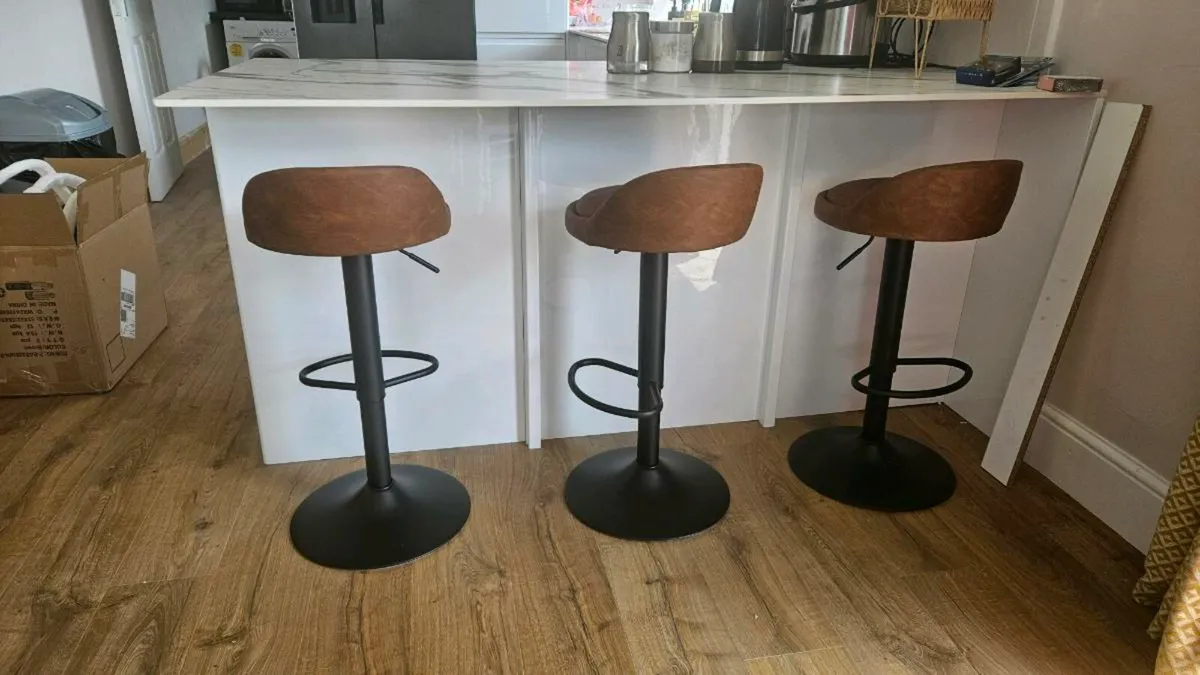 Bar stool - Image 3