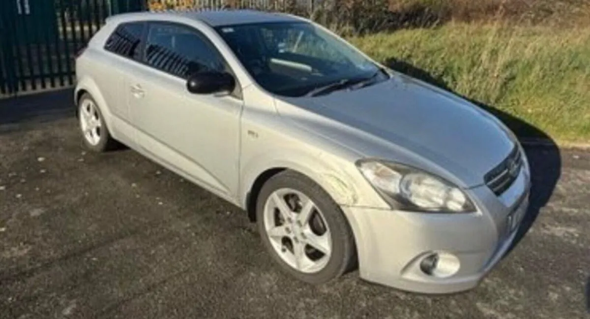 Kia Ceed 2010 - Image 1