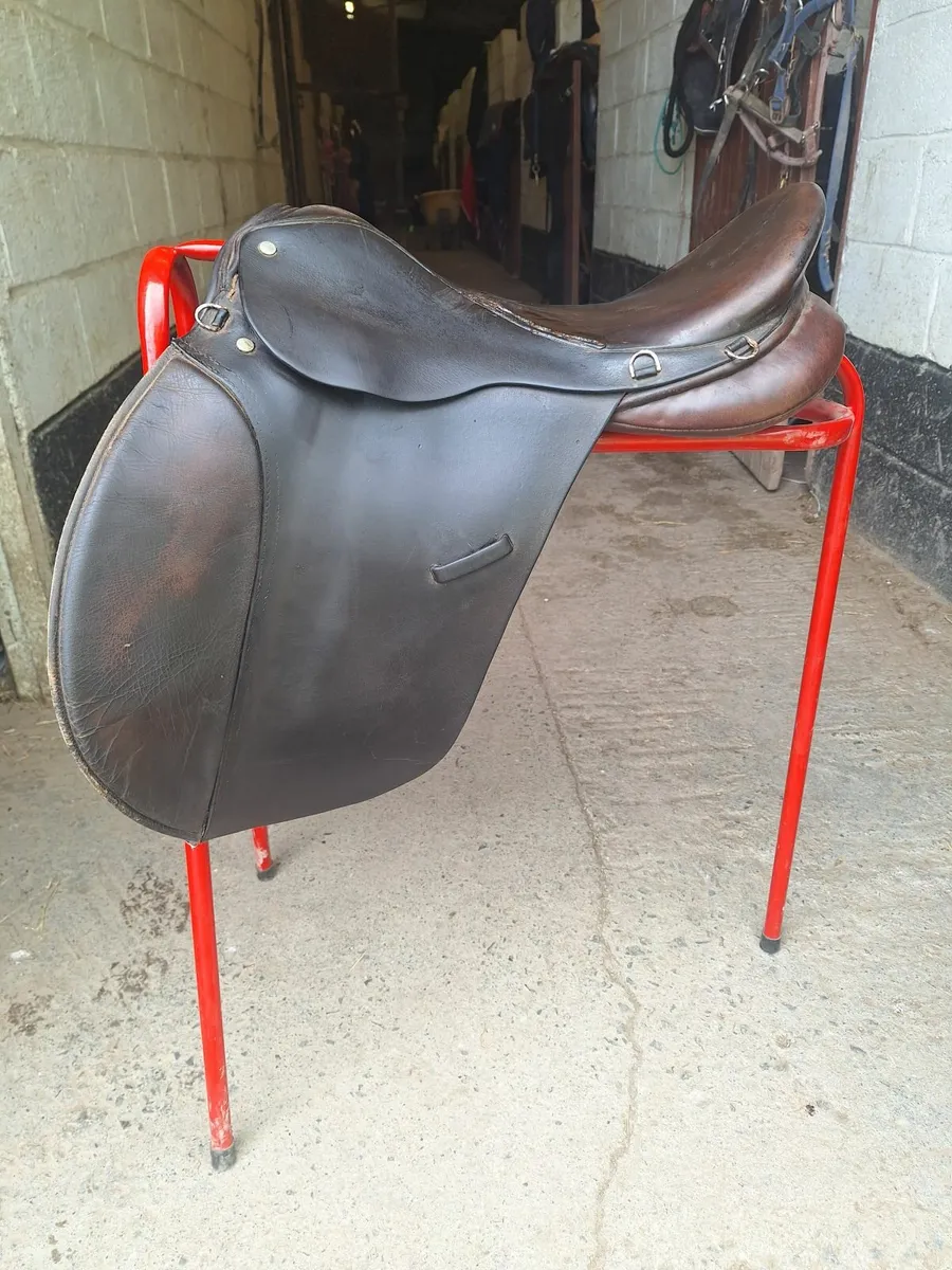 Old English Saddle- 18 inch - Image 4