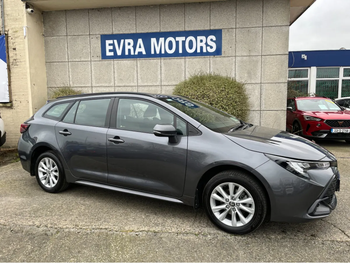 Toyota Corolla HYBRID LUNA AUTOMAITC ESTATE 1.8 PE - Image 3