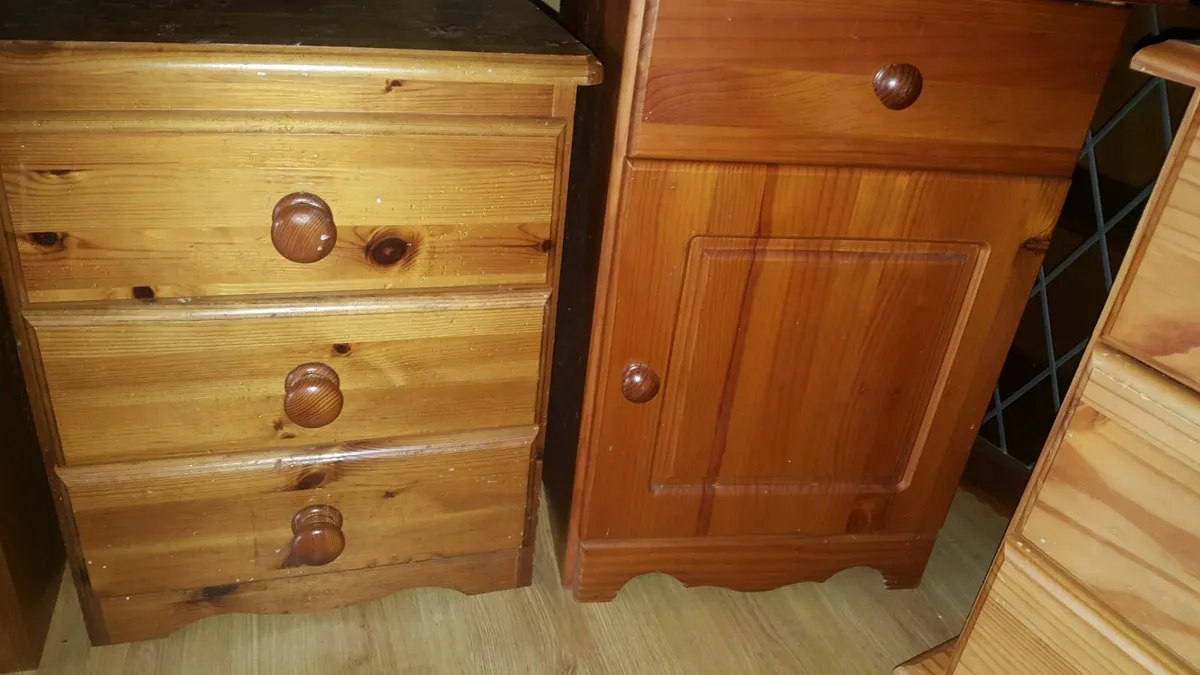 Bed side lockers - Image 3