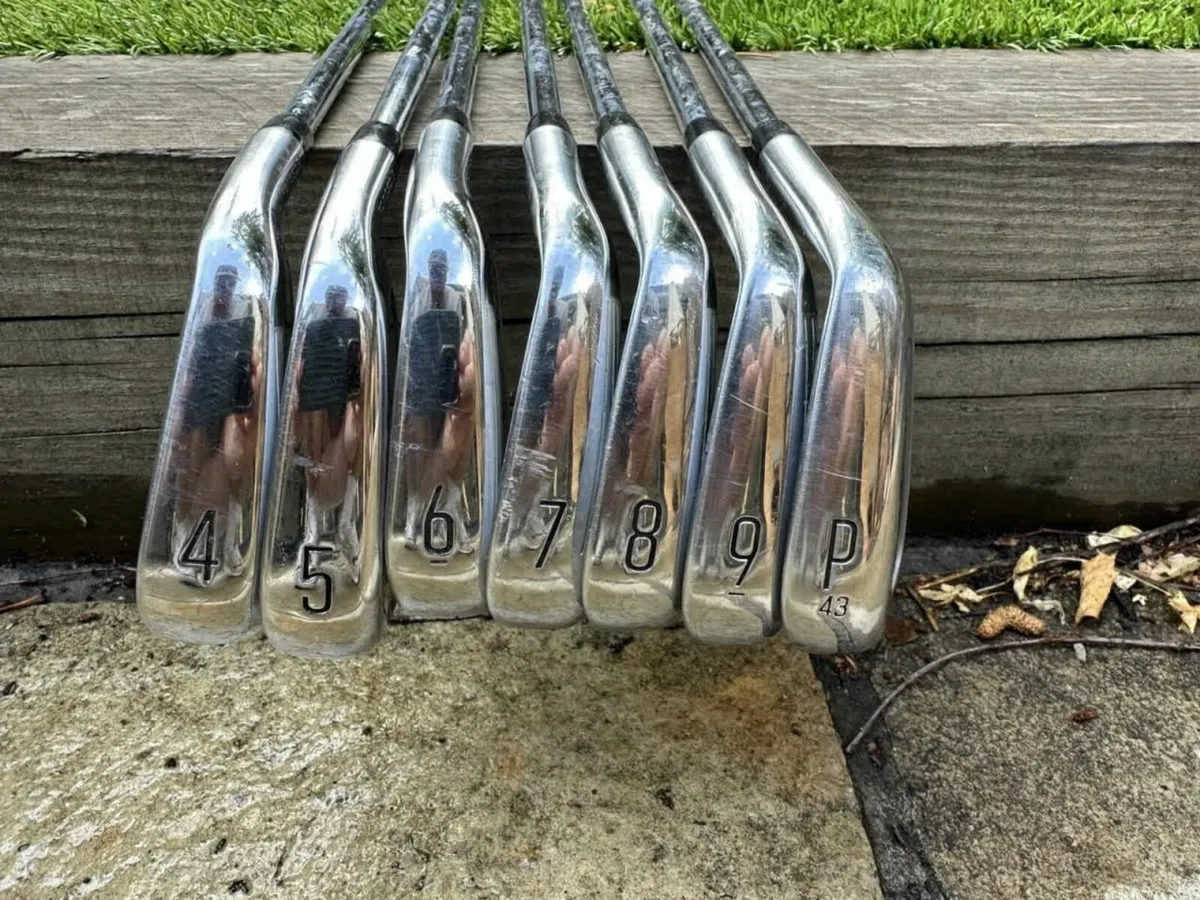 Titleist T200 2023 4-PW KBS Tour Stiff Shaft Pure - Image 1