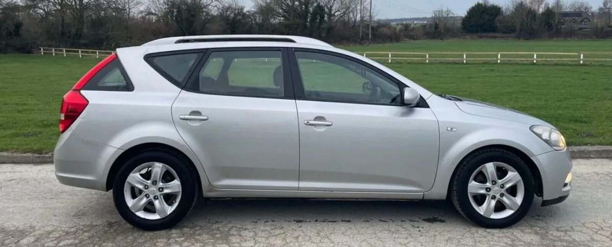 Kia Ceed Estate 2012 NCT 05/25 - Image 2