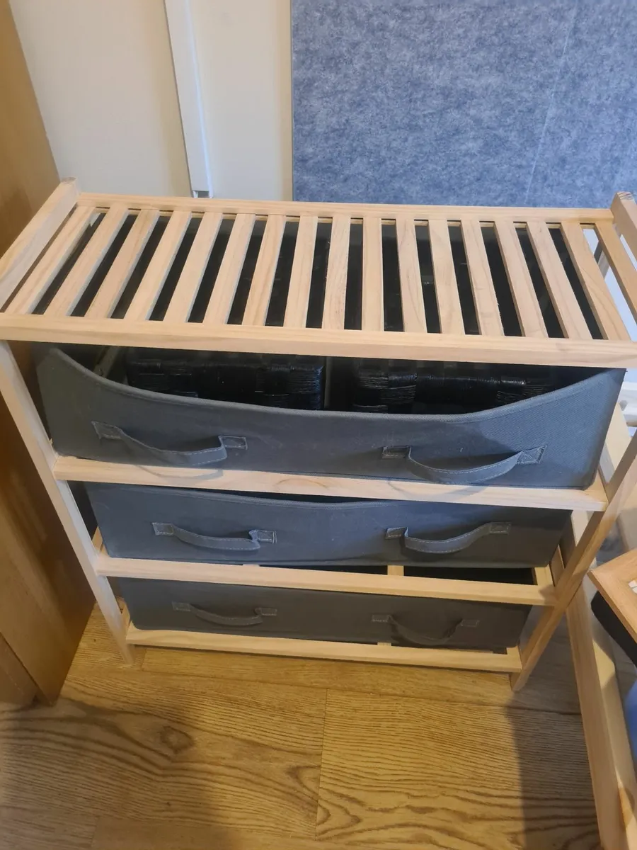 Chest of drawers