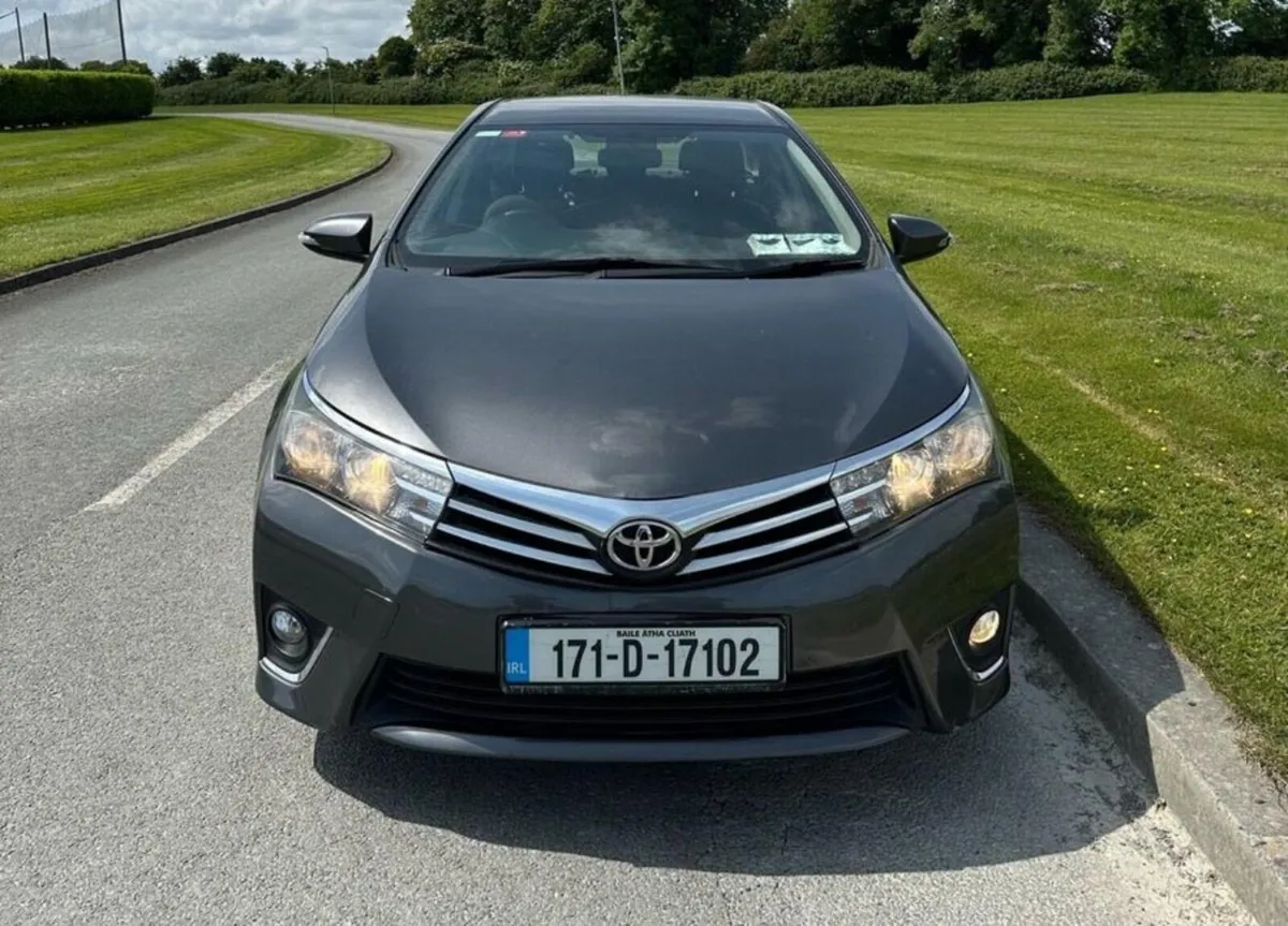 Toyota Corolla 2017 - Image 2