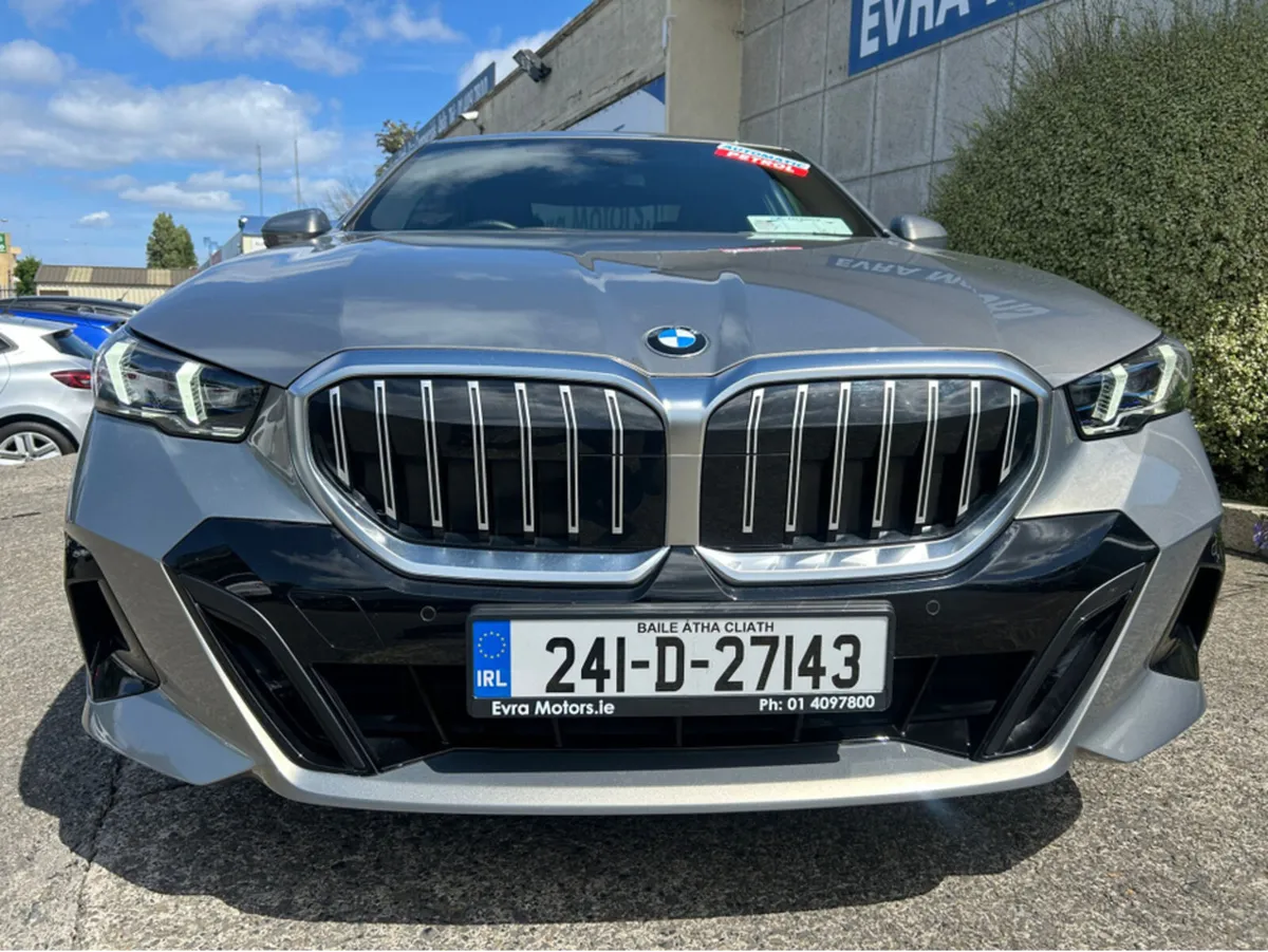 BMW 5-Series 520i M-SPORT 2.0 PETROL AUTOMATIC //H - Image 2
