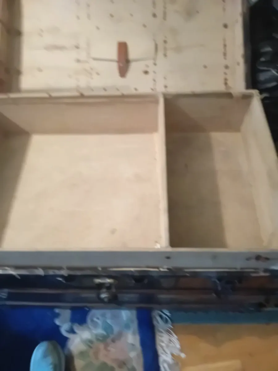 Antique Trunk for sale with key - Image 4