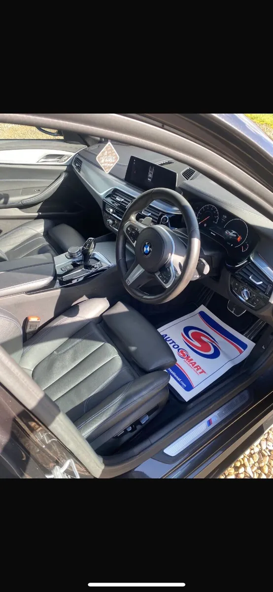 BMW 5-Series 2019 - Image 2