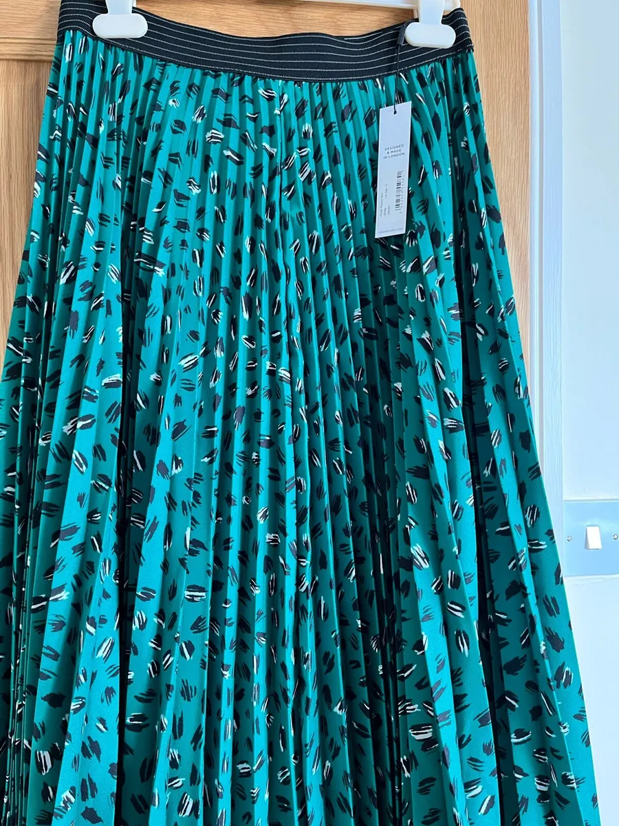 Closet, green pleated print skirt - Image 2